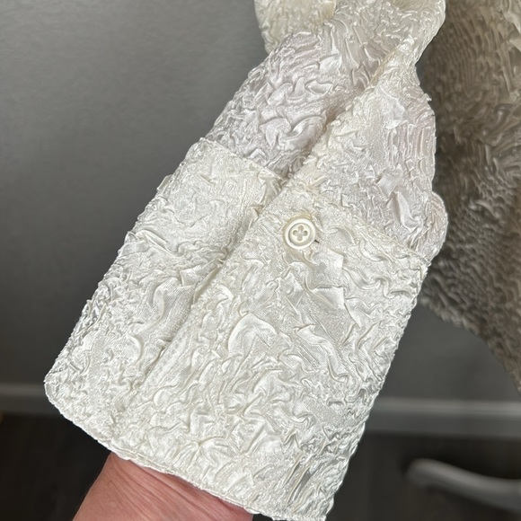 Essentials by Milano Cream Satin Crushed Button Down Top Size Large New with tag - Picture 4 of 8